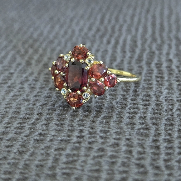 Shivam Garnet Cluster with White Topaz Ring💍 - NWT - Picture 14 of 16